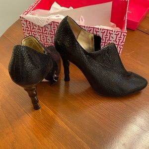 Elaine Turner Gia Stingray Bootie